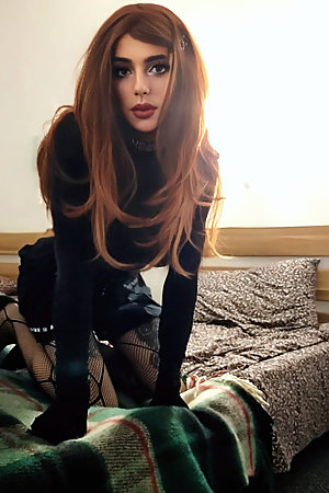 shemale solo masturbation (shemale)